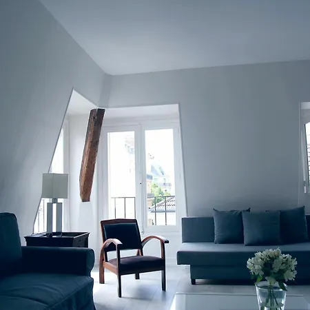 Rue De Ponthieu Furnished פריז