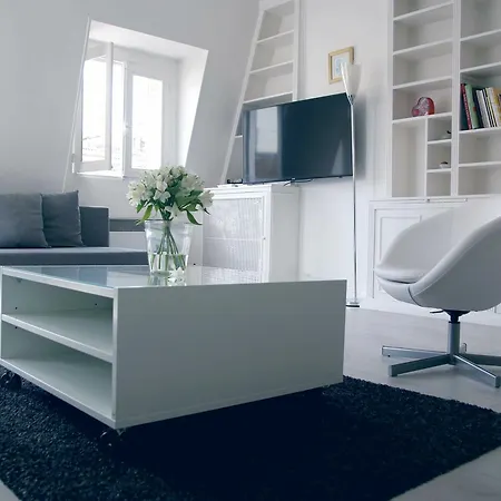 Rue De Ponthieu Furnished * Paříž
